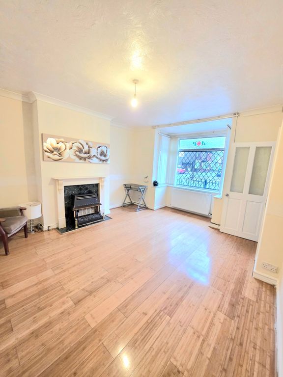 Property photo 3 of 25