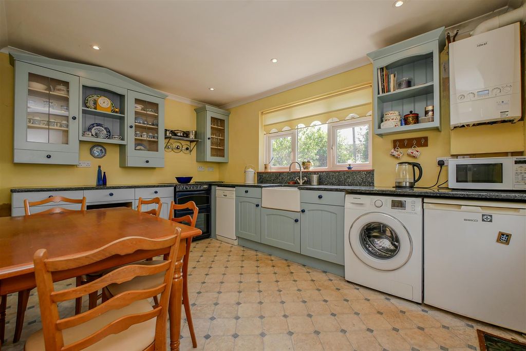 Property photo 3 of 13 Kitchen/Breakfast Room