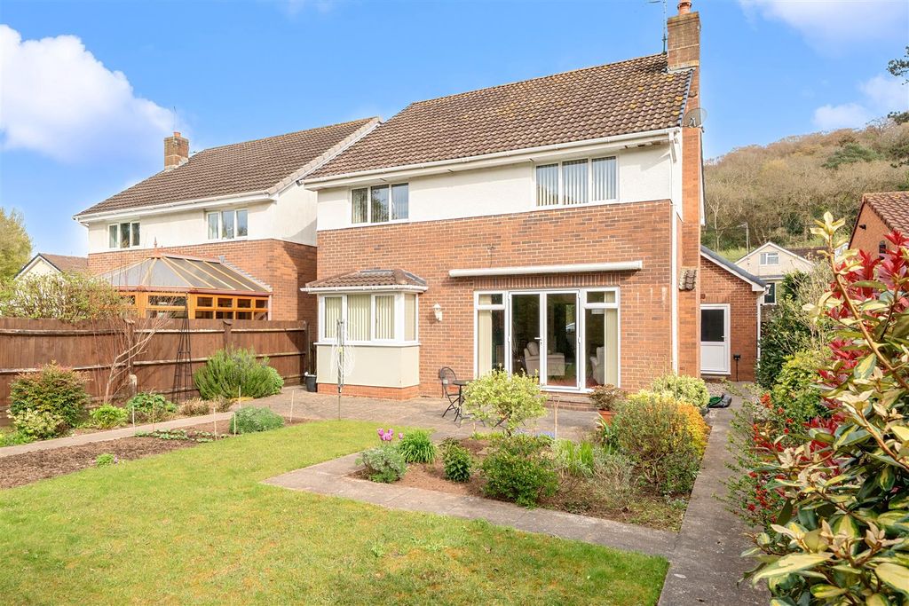 Property photo 2 of 25