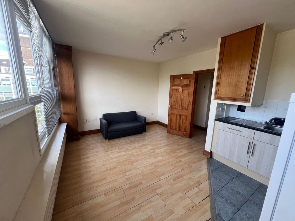 Property photo 3 of 11 Images