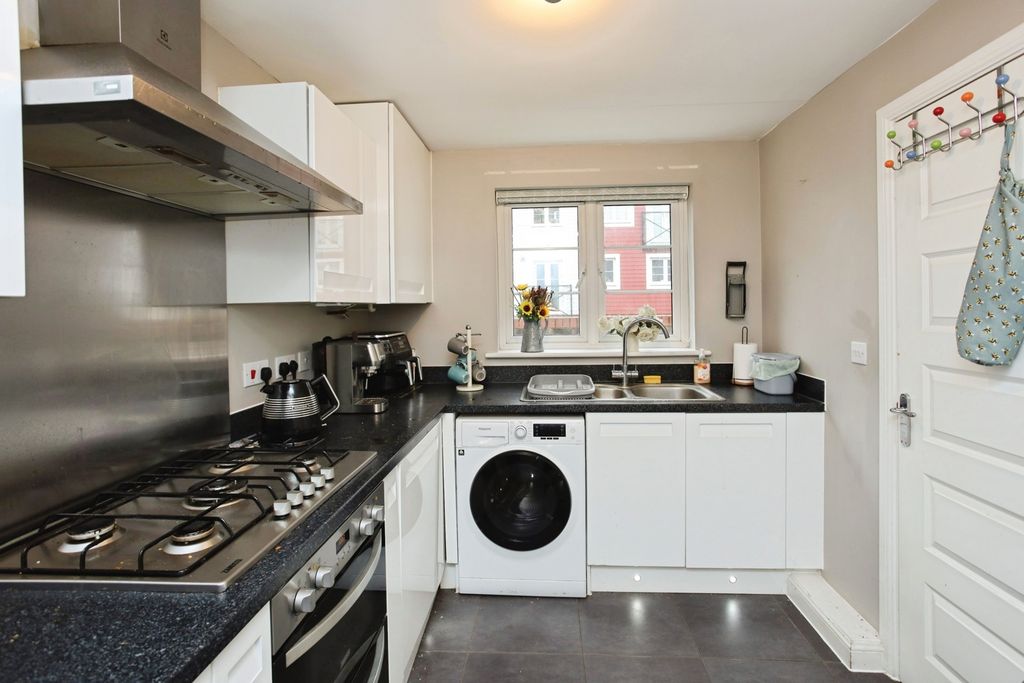 Property photo 2 of 18 Pbox-Img.Jpg