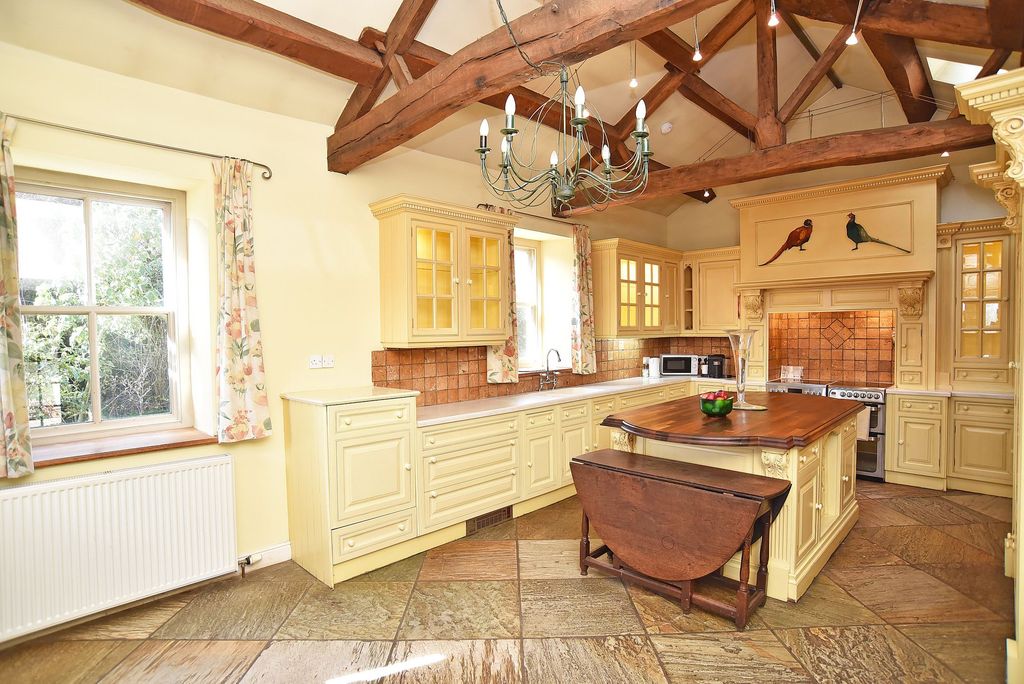 Property photo 3 of 27