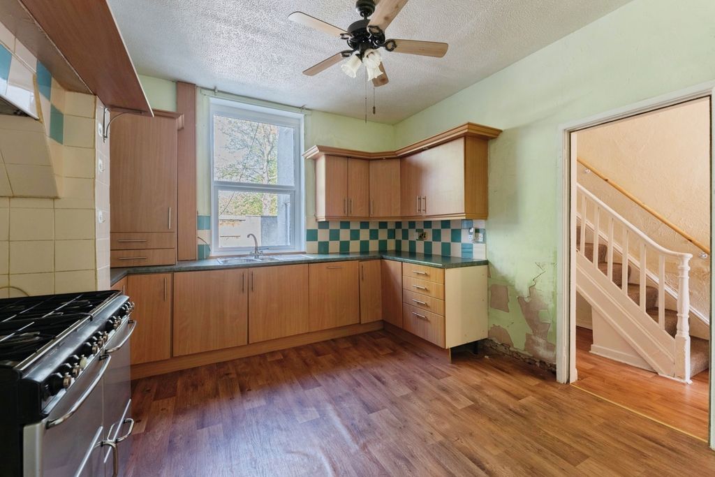 Property photo 2 of 20 Pbox-Img.Jpg