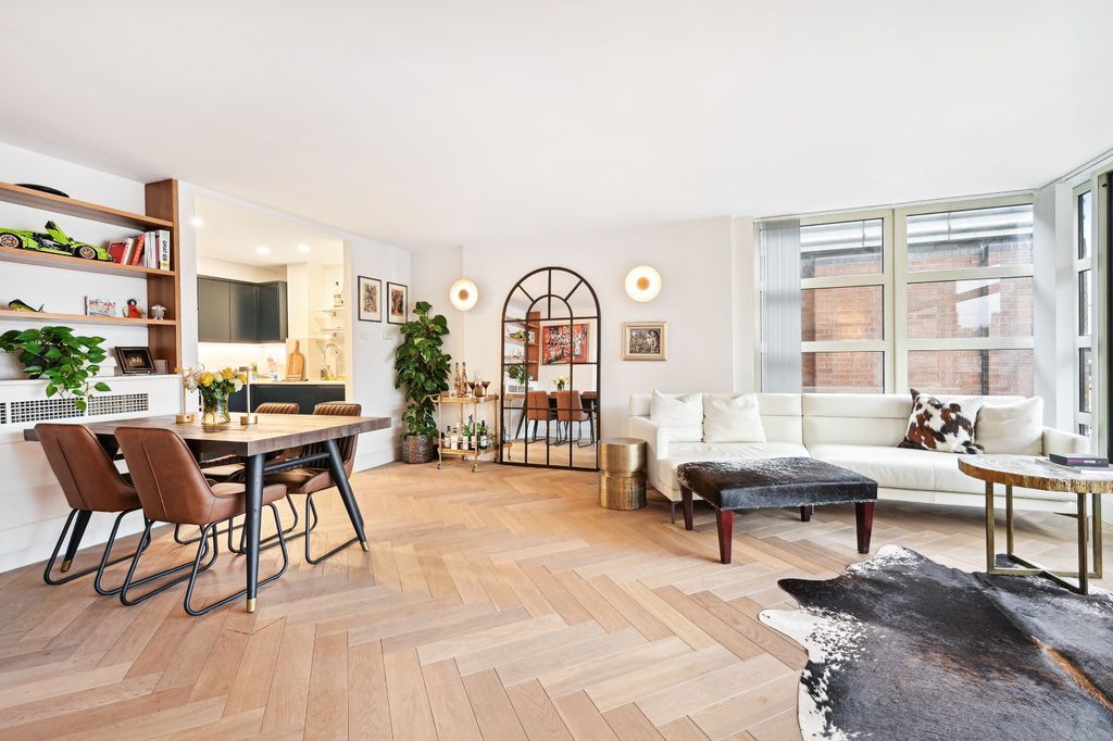 Property photo 2 of 15 Picture No. 24