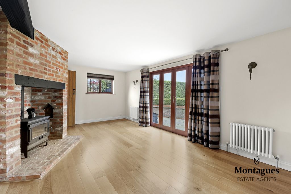 Property photo 2 of 30 Photo 11