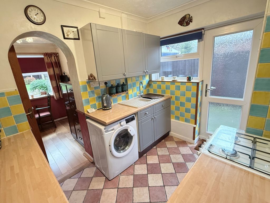 Property photo 2 of 14 Kitchen