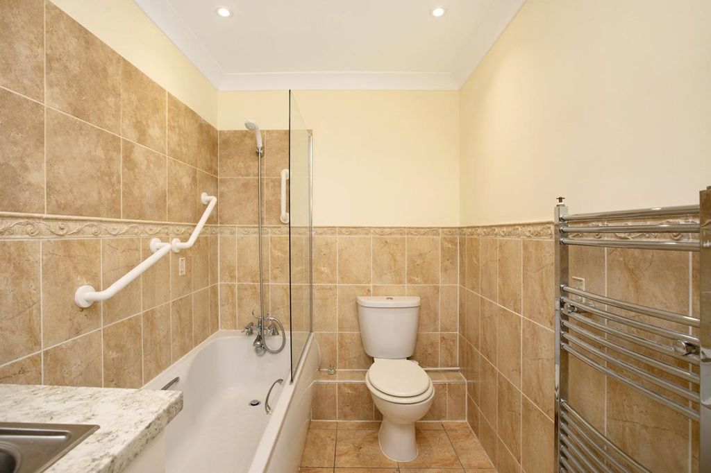 Property photo 3 of 15