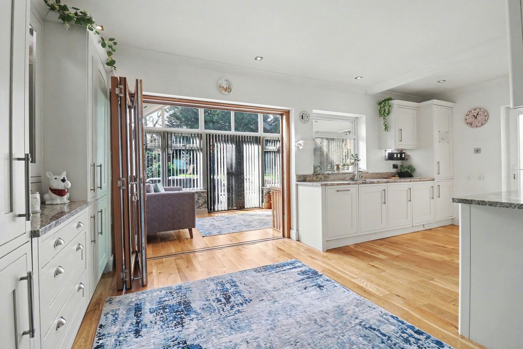 Additional image 5 of 4 bed detached bungalow for saleBotley Road, West End SO30
