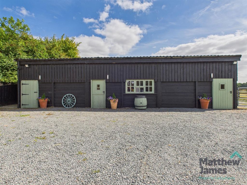 Property photo 1 of 11 Cam03063G0-Pr0124-Still003.Jpg