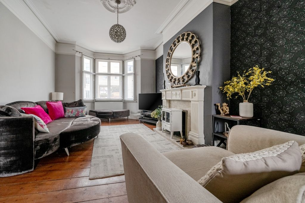 Property photo 3 of 15