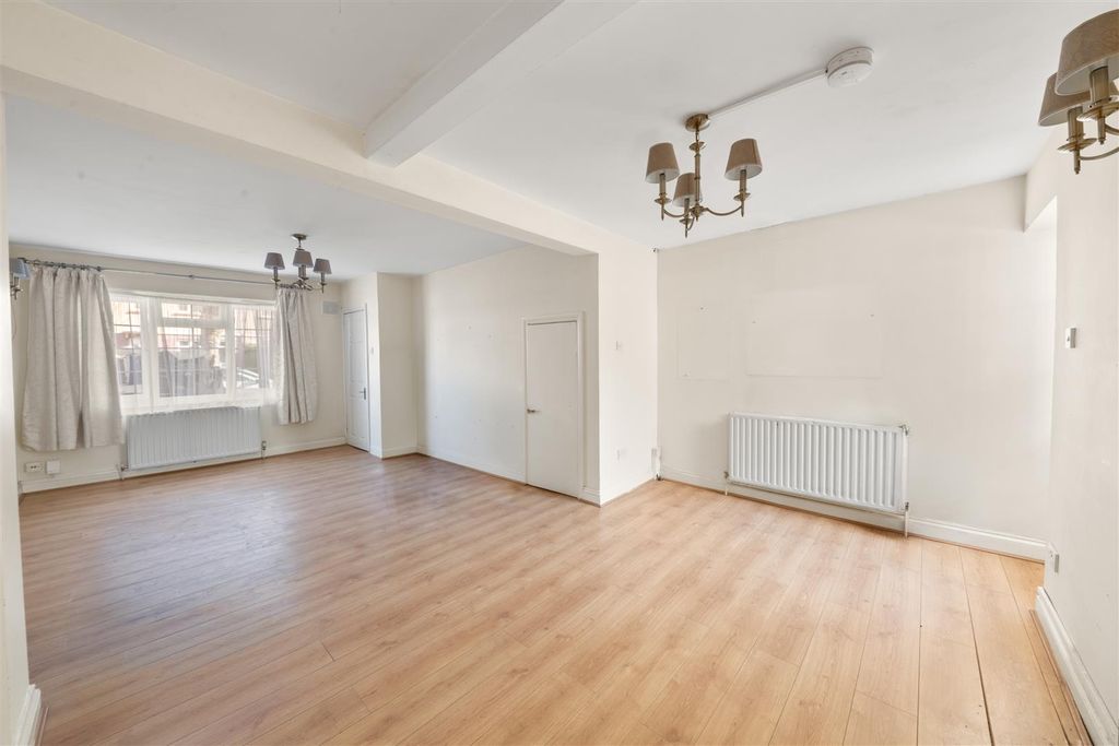 Property photo 2 of 17 1