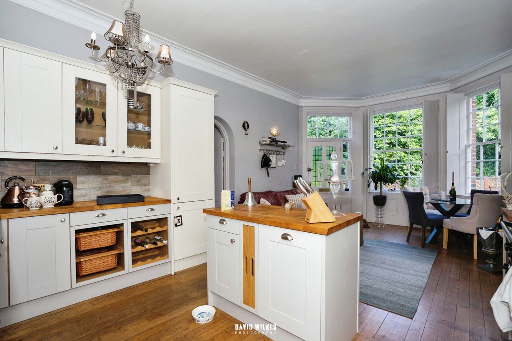 Property photo 1 of 17 Photography