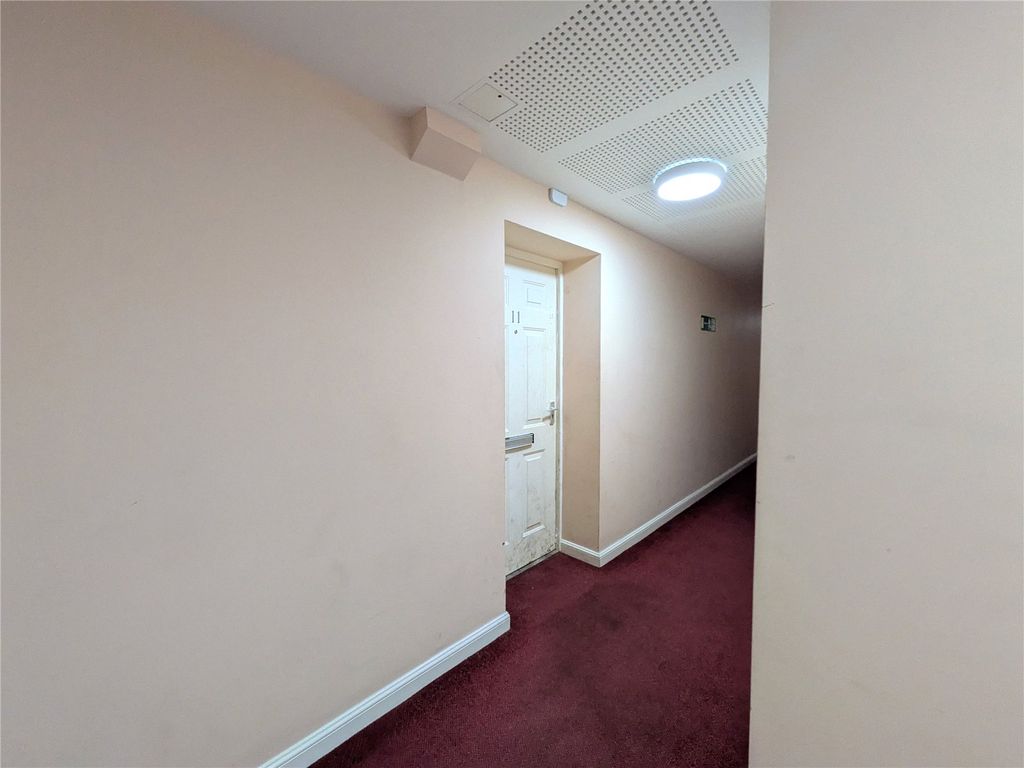 Property photo 3 of 10 Entrance