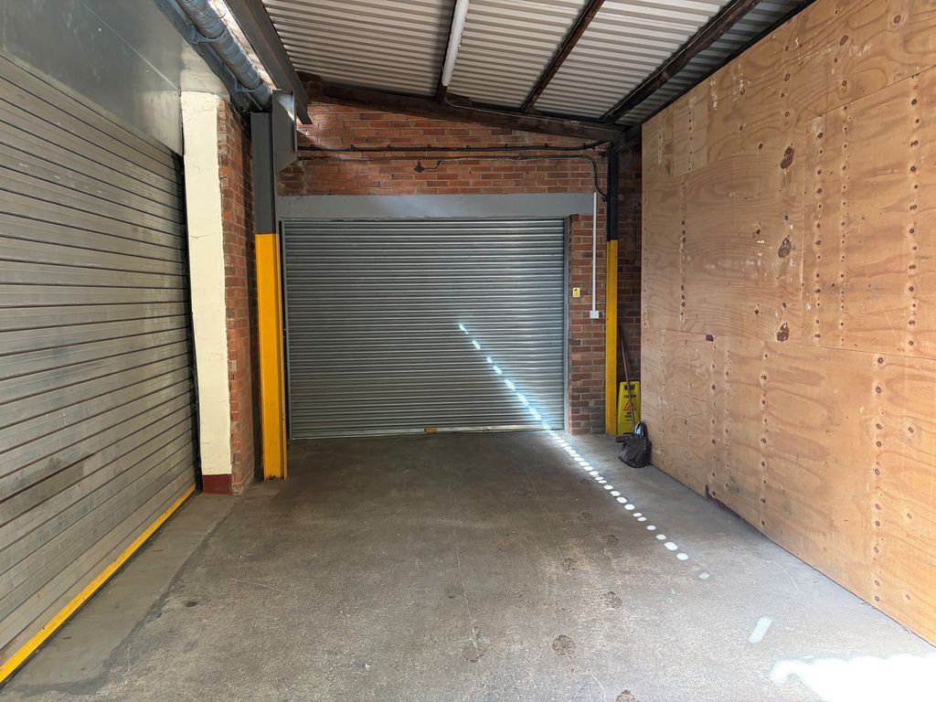 Property photo 2 of 6 Shared Loading Bay