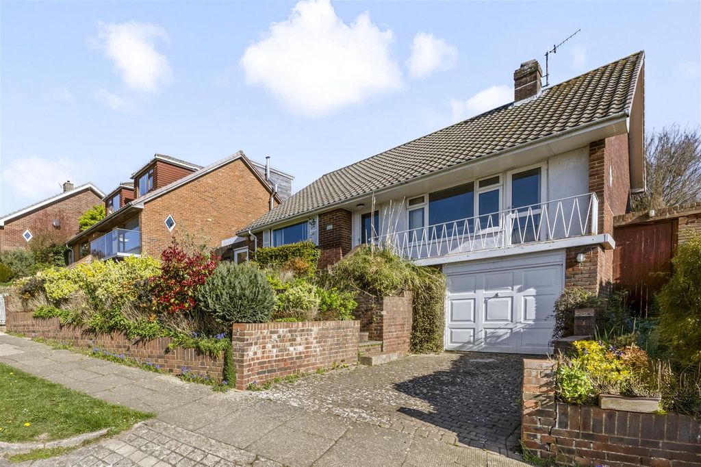 Property photo 1 of 16 Windmill Drive_103-016.Jpg