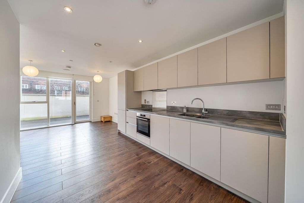 Property photo 1 of 16 1423539-5-69B0306...