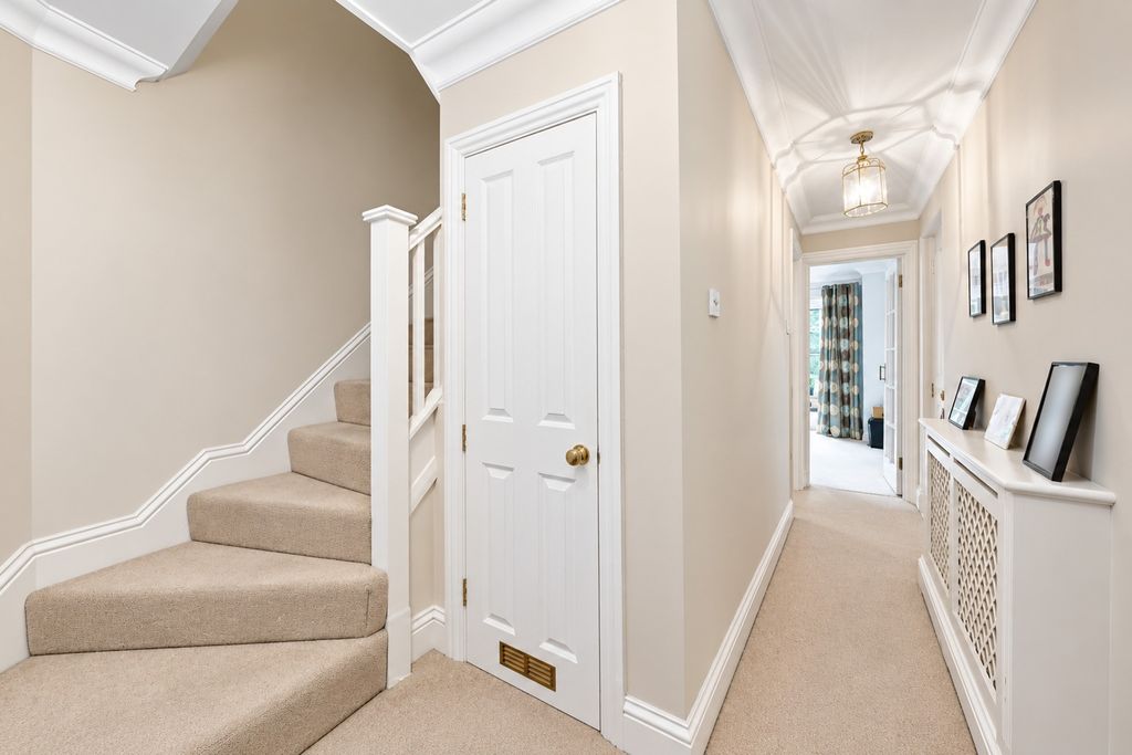 Property photo 2 of 29 5529162