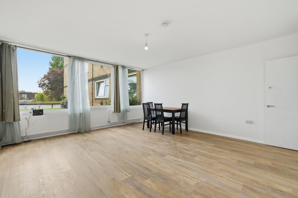 Property photo 2 of 11 Photo 2