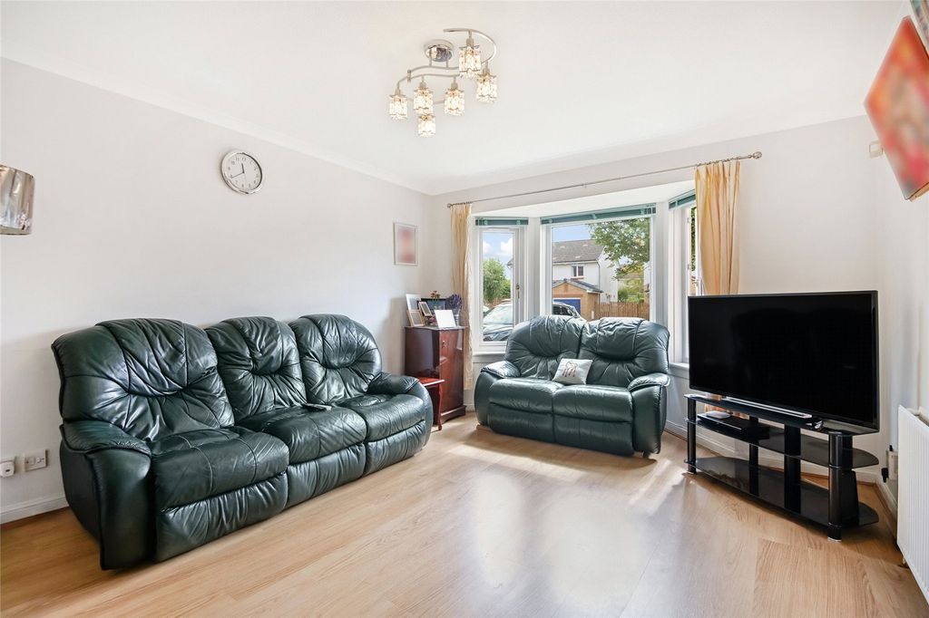 Property photo 2 of 17 Living Room