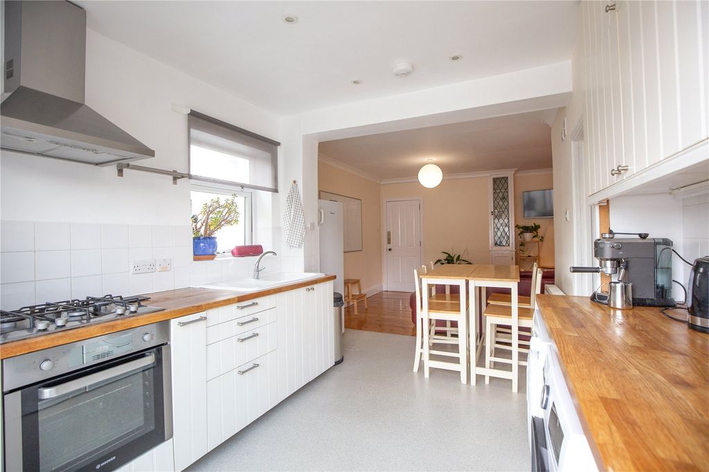 Property photo 2 of 36 Picture No. 20
