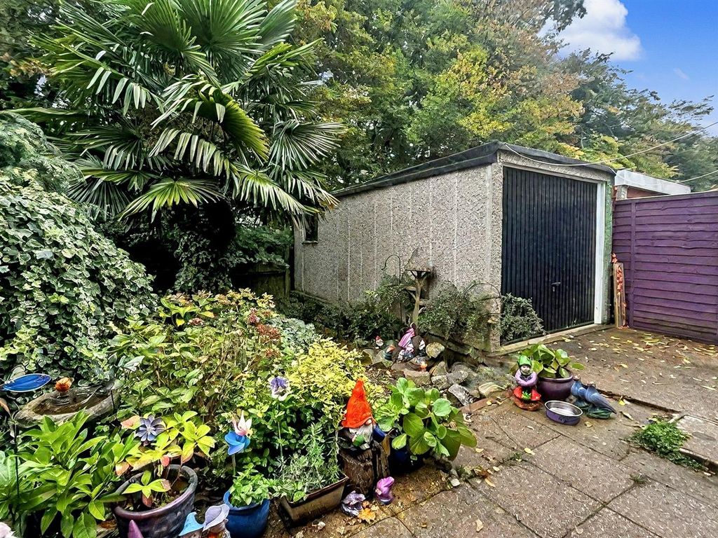 Property photo 2 of 14 Garden.Jpg