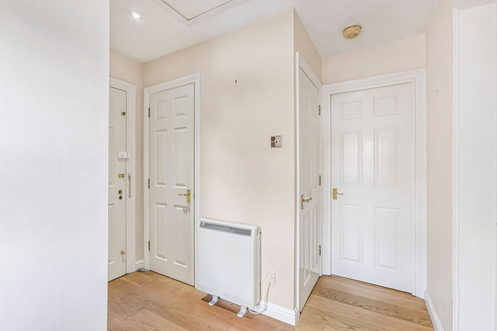 Property photo 3 of 12 271276