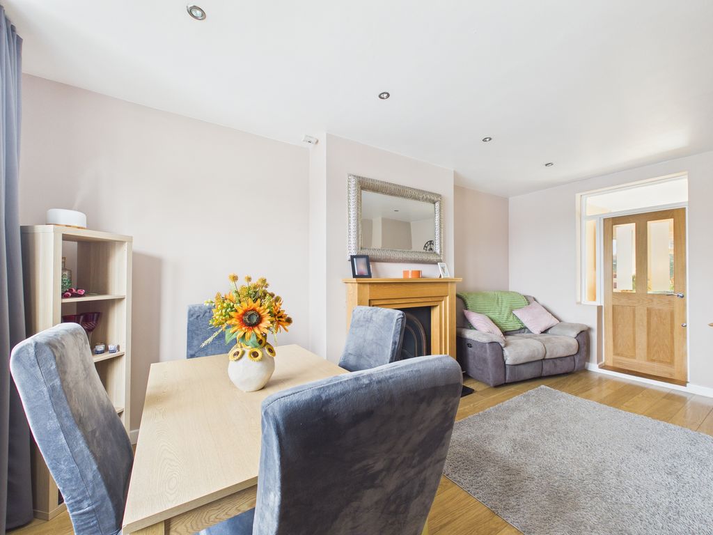 Property photo 3 of 25