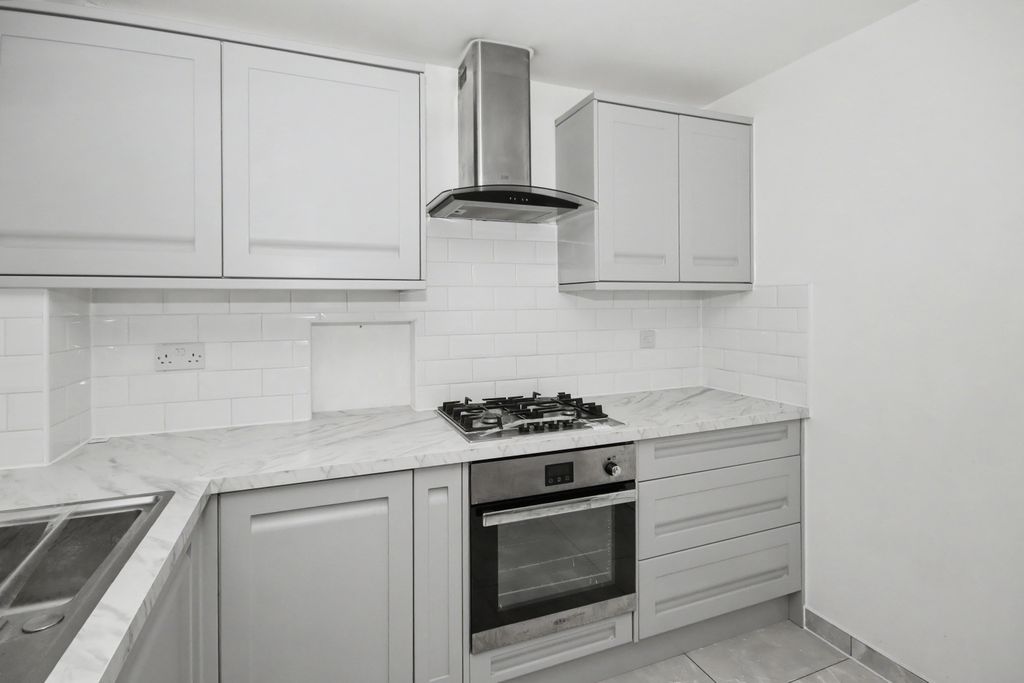 Property photo 3 of 16 19 Alliance Court, Cambridge, Hills Avenue, Cb1 7Xe
