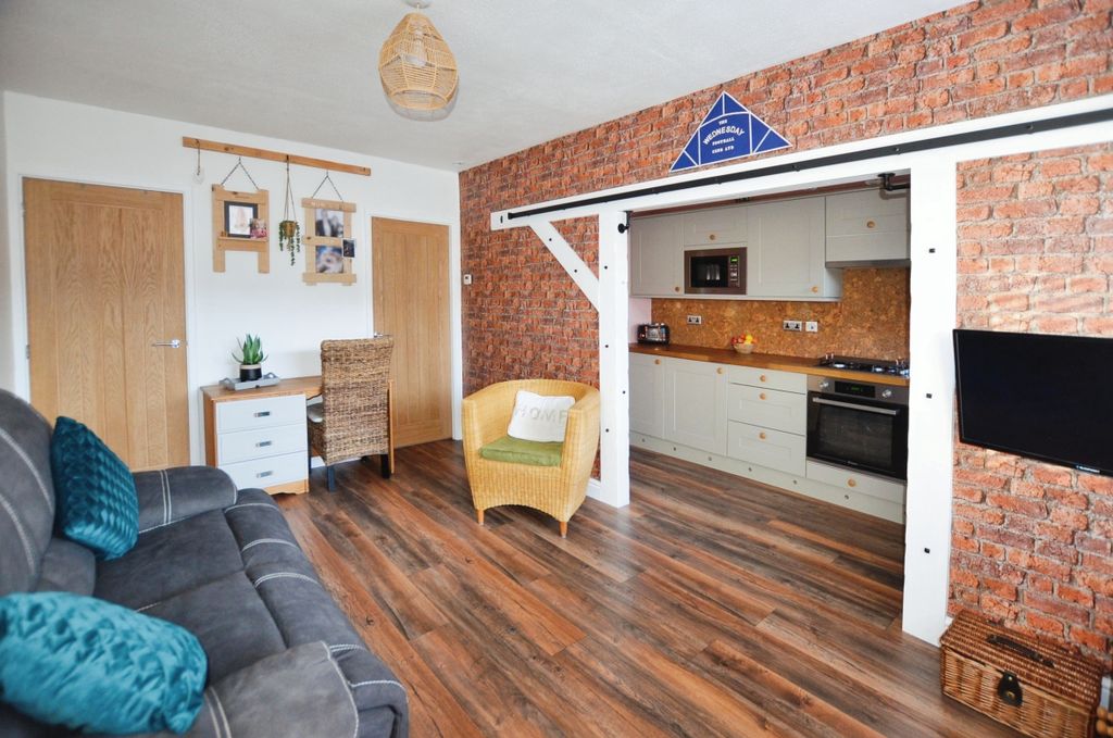 Property photo 2 of 12 D504c6Bf-Img_2183