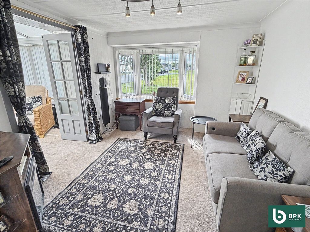 Property photo 2 of 17 Picture No. 06