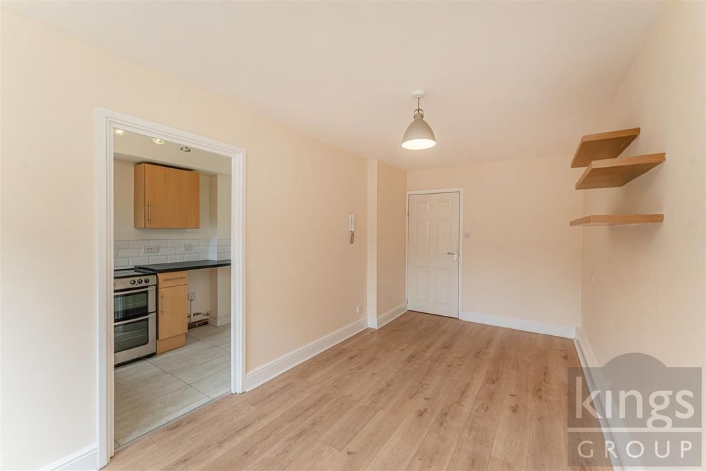 Property photo 3 of 13 5.Jpg