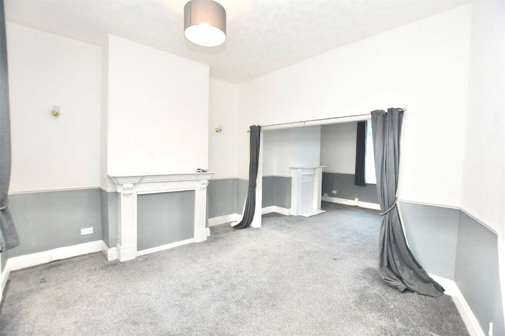 Property photo 2 of 17 Dining Room