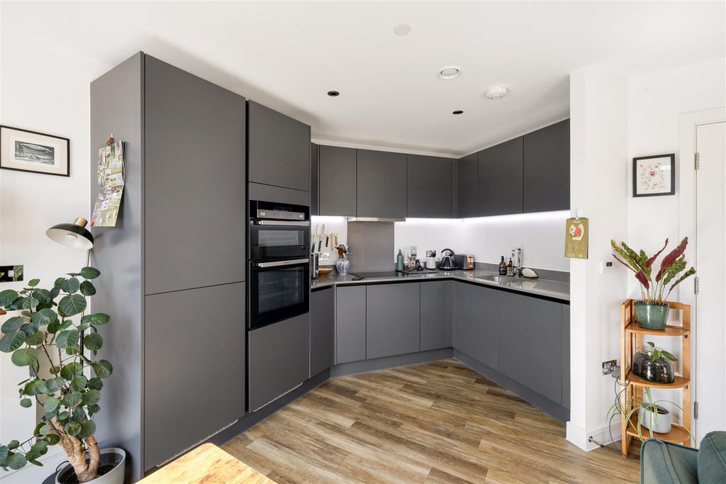 Property photo 3 of 23 Fixie Building, E17