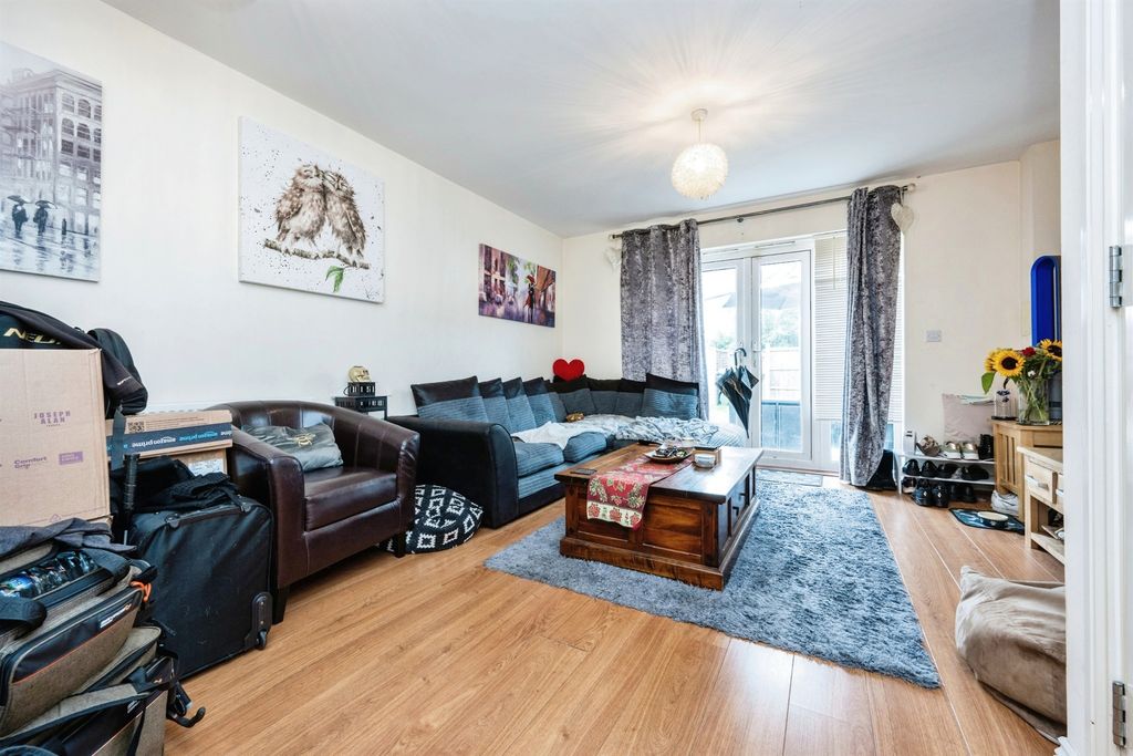 Property photo 3 of 13
