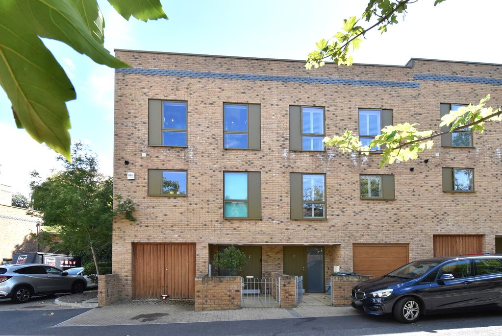 Property photo 1 of 21