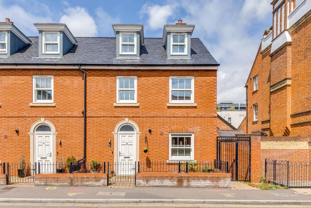 Property photo 1 of 43 Railway Street 97-57.Jpg