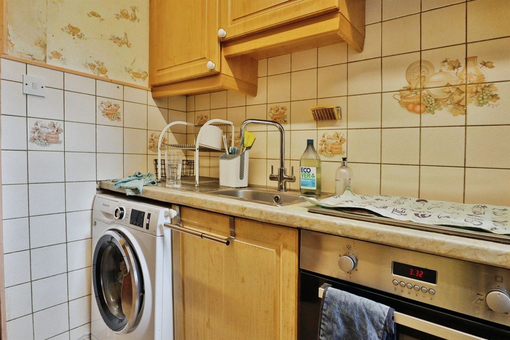 Property photo 3 of 8