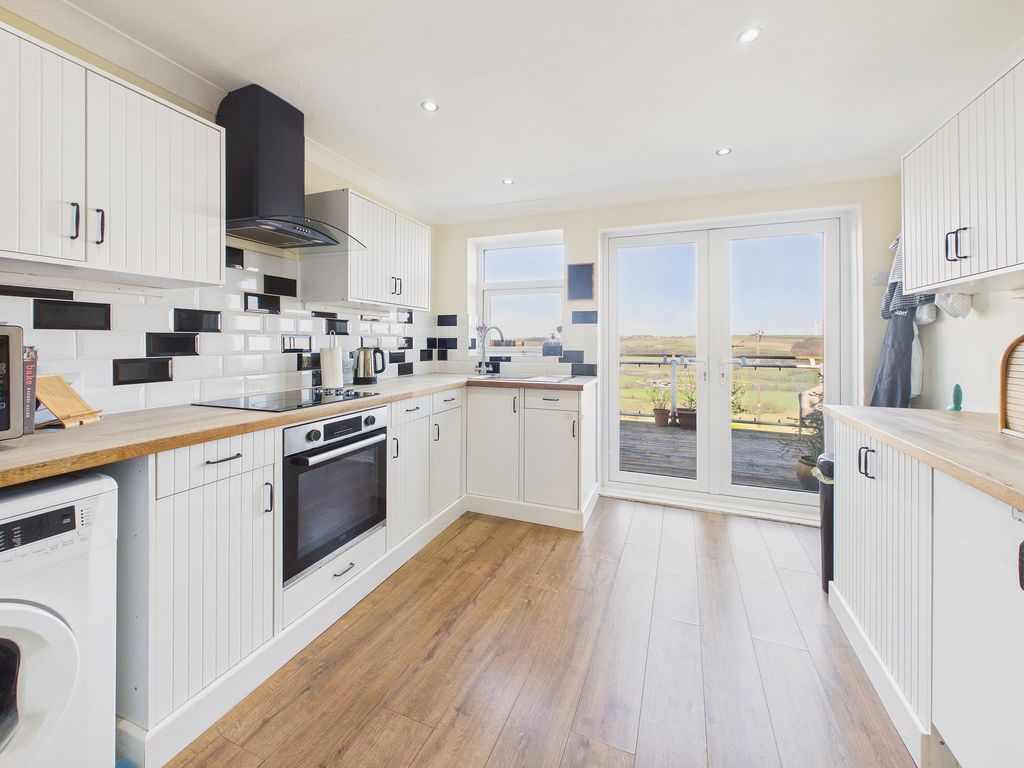 Property photo 3 of 15 Kitchen