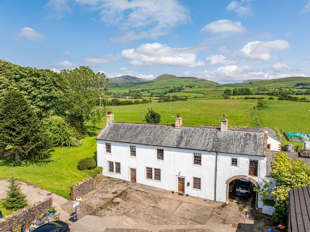 Property photo 1 of 50