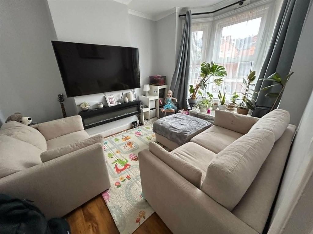 Property photo 3 of 12 Livliv.Jpg
