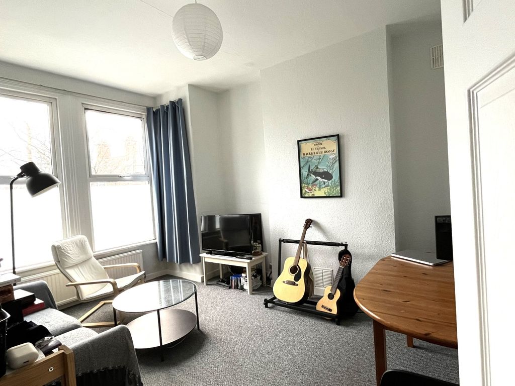 Property photo 3 of 6 1052623