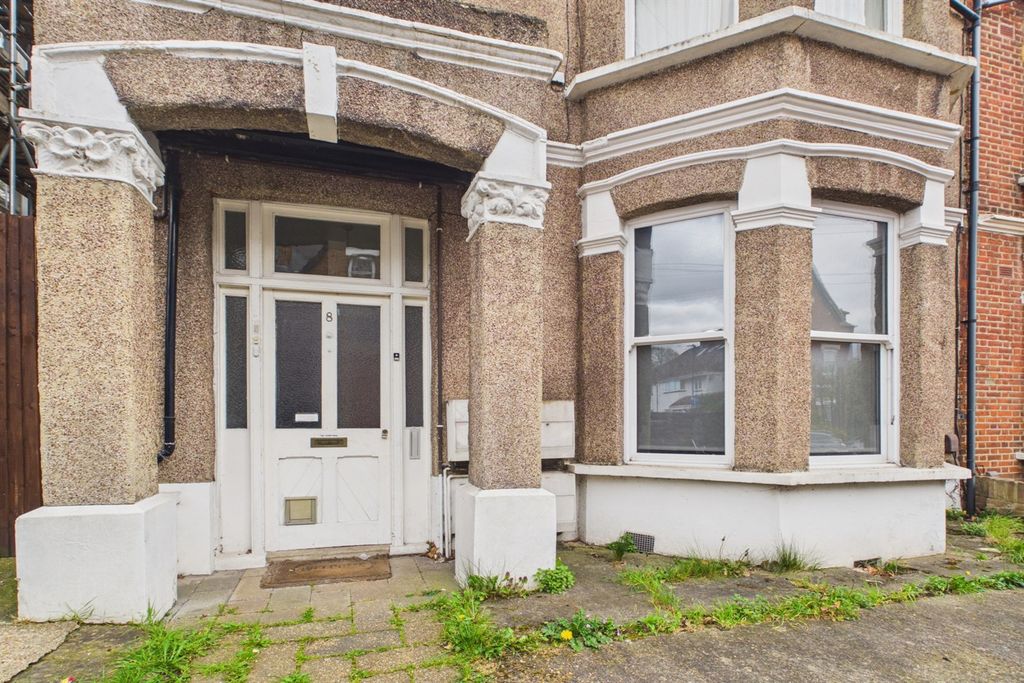 Property photo 1 of 12 External