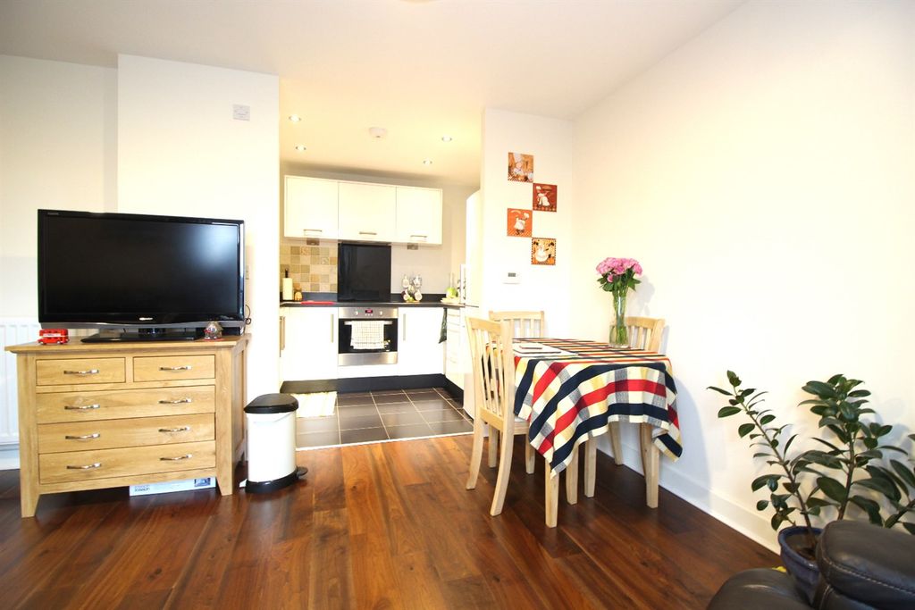 Property photo 2 of 10 1