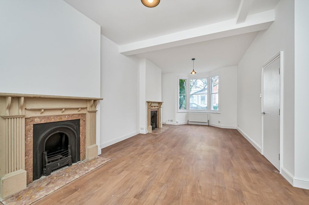 Property photo 2 of 32 Picture No. 48