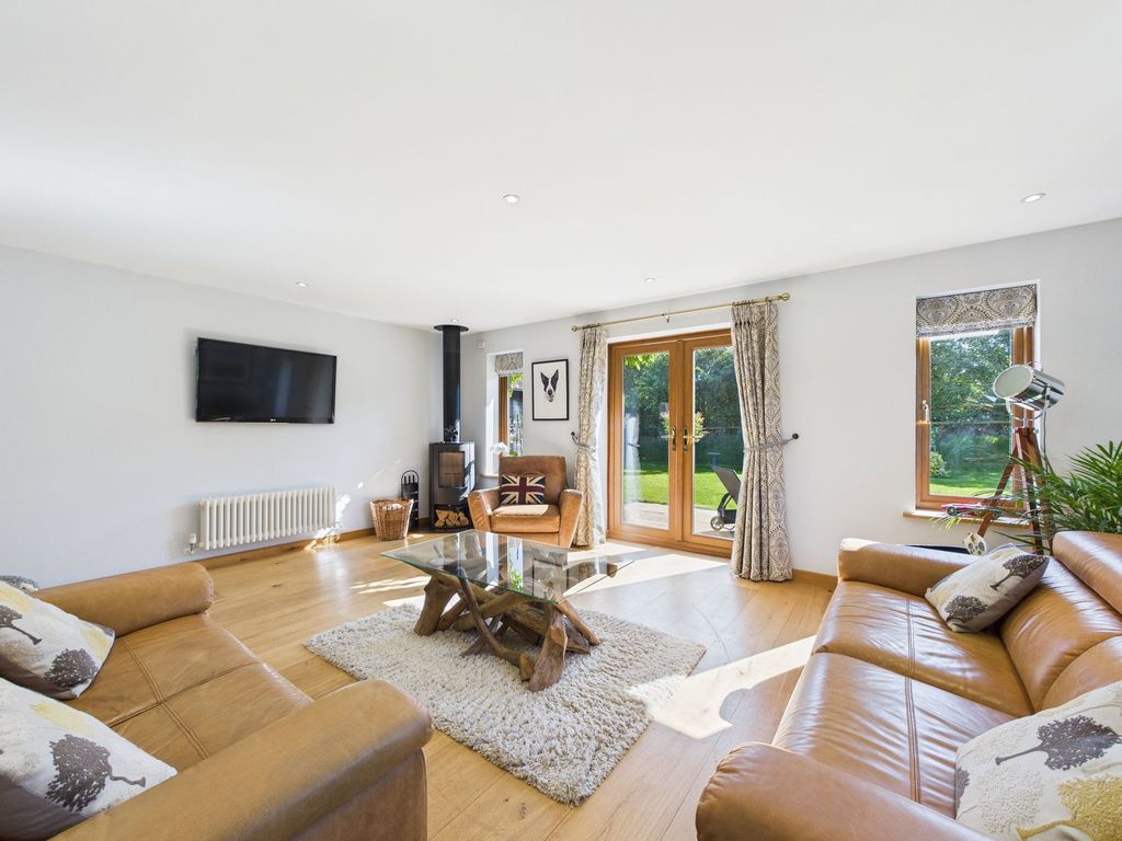 Property photo 3 of 32