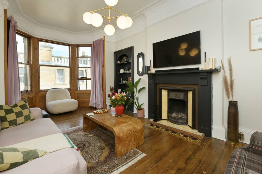 Property photo 2 of 25