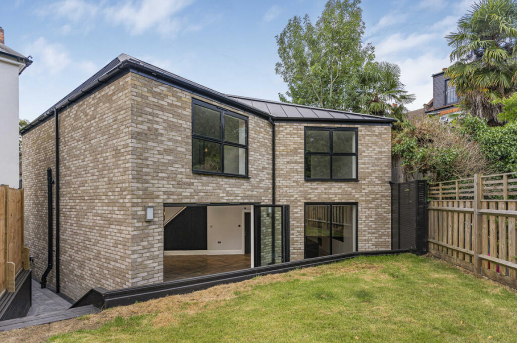 Property photo 2 of 9