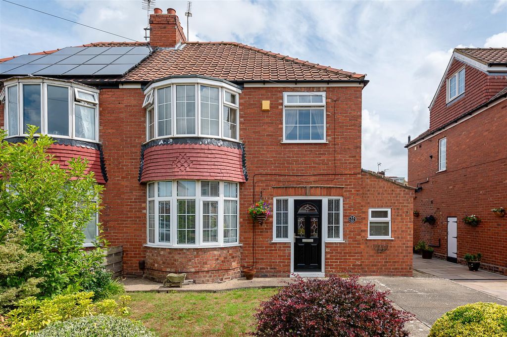 Property photo 1 of 18 External