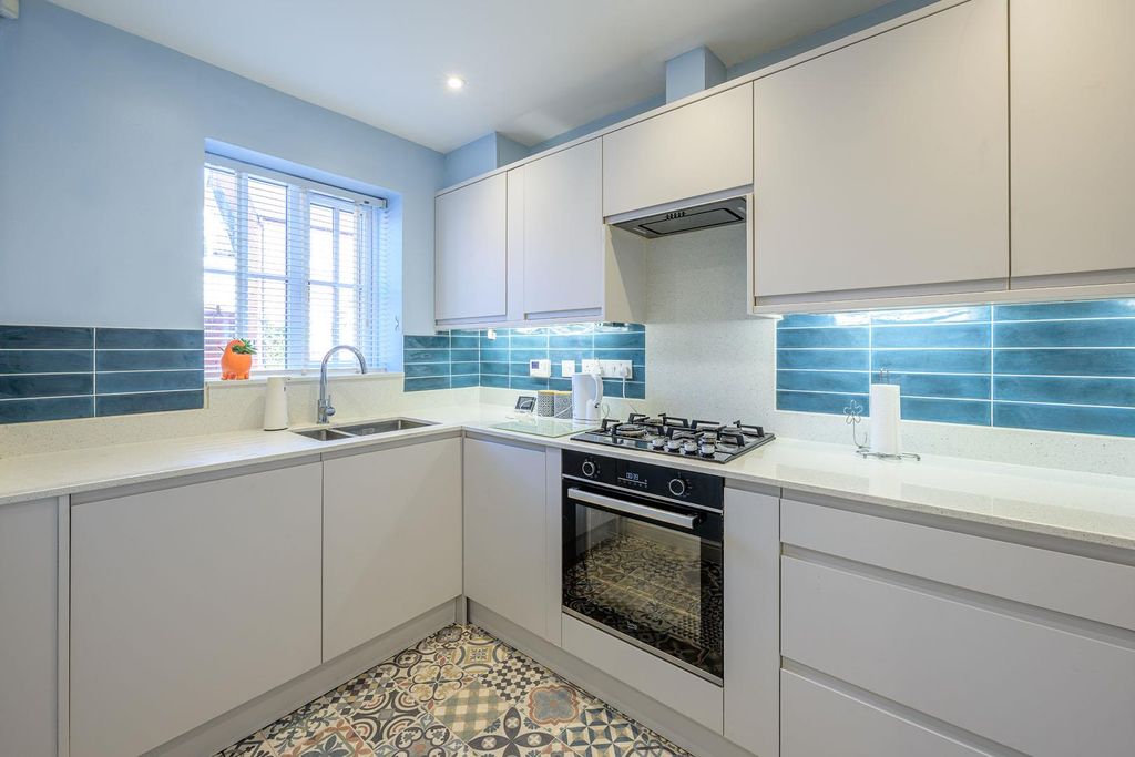 Property photo 2 of 23