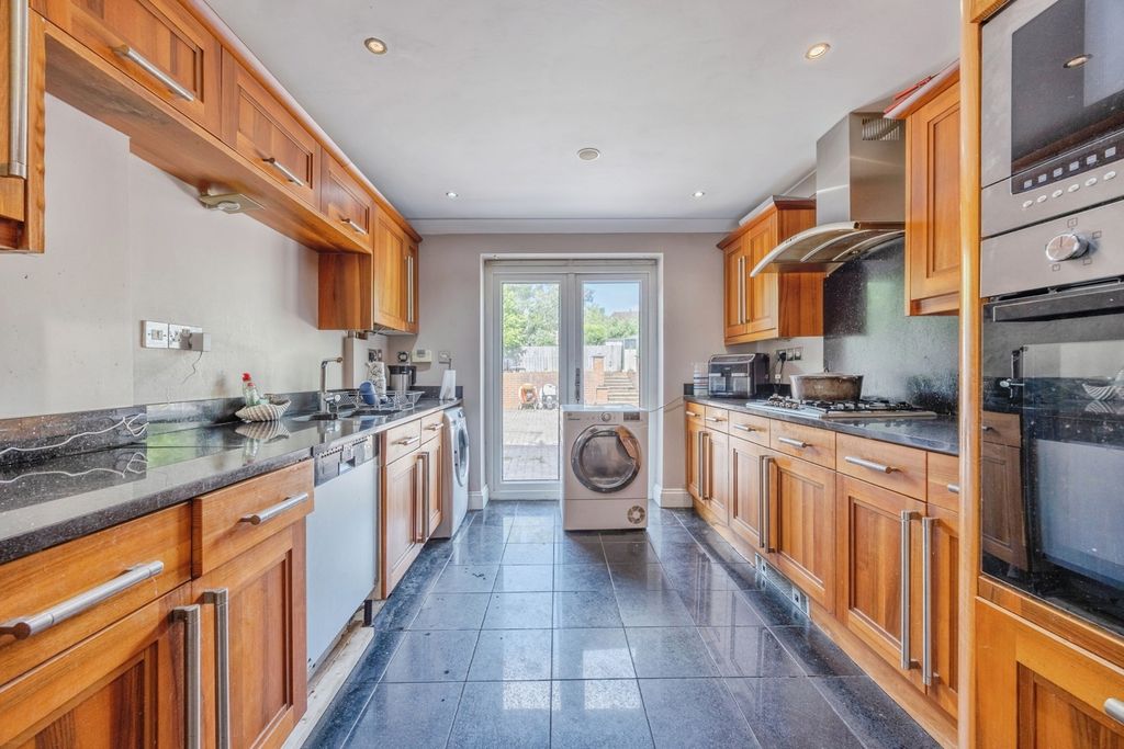 Property photo 3 of 21 Pbox-Img.Jpg